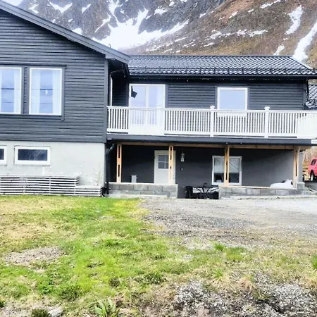 Stranda Apartment *